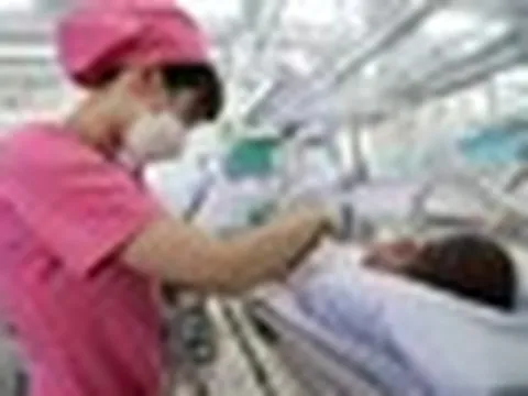 Thứ trưởng Bộ Y tế: Việt Nam đối mặt "bài toán kép" về dân số, mức sinh giảm kỷ lục