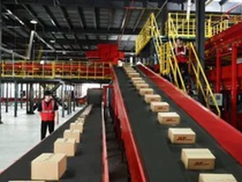 J&T Express: 8 năm lấy trải nghiệm khách hàng làm trọng tâm phát triển