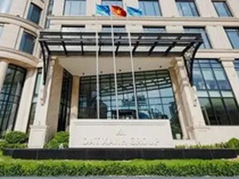 Cổ phiếu bất động sản 'rơi' mạnh, có mã rẻ như trà đá