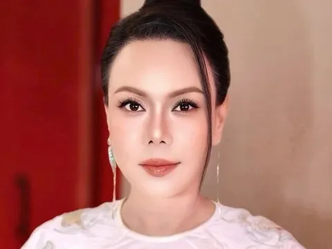 Nghệ sĩ Việt Hương gây hoang mang với biểu cảm lạ?