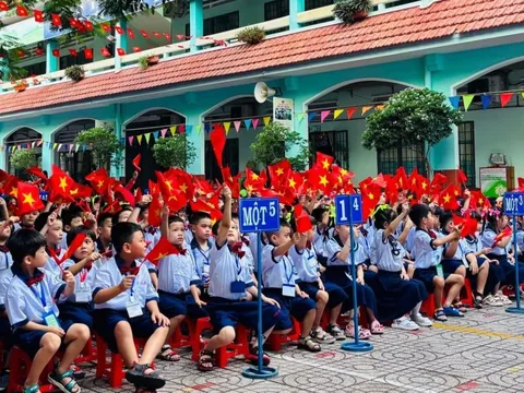TP.HCM công bố chính sách học phí, siết các khoản thu và mua đồng phục