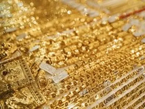 Giá vàng thế giới đi xuống sau tin ông Trump tuyên bố sẽ đánh Iran 'tả tơi'