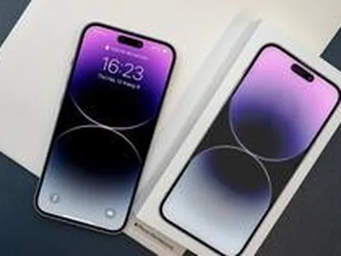 2 chiếc iPhone cũ đang giảm giá mạnh nhất lúc này