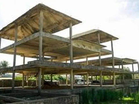 Khu nghỉ dưỡng 600 tỷ bỏ hoang hơn thập kỷ bên phá Tam Giang