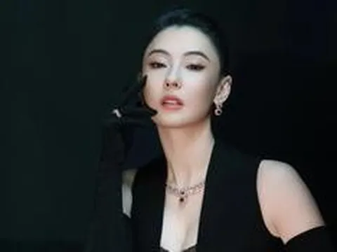 Nữ diễn viên Trương Bá Chi lên tiếng về tin đồn bị giới giải trí "tẩy chay"