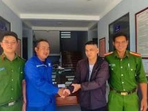 Thực hiện giao dịch chuyển khoản 30 triệu đồng cho vợ, ngay hôm sau người đàn ông SN 1992 báo Công an