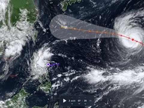 Bão Dolphin hướng về Trung Quốc, phía đông Philippines sắp có thêm bão mới