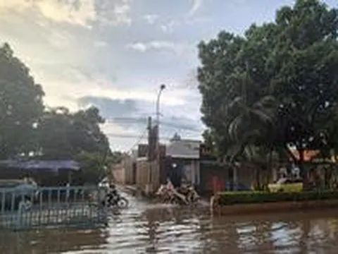 Chung cư Tân Việt (xã Hoài Đức): Cứ mưa là ngập
