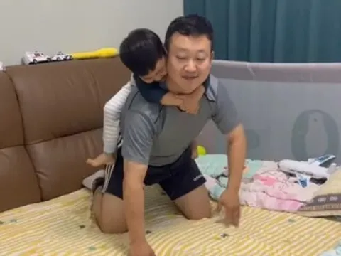 Mẹ đã qua đời nhưng bé trai 3 tuổi không hay biết, ngày nào cũng đòi tìm mẹ, người bố nói 6 từ xót xa