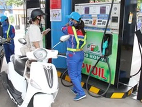 Giá xăng, dầu cùng giảm