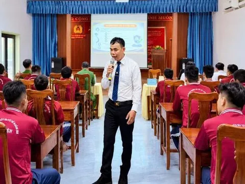 "Chỉ có tránh xa ma túy mới có thể làm lại cuộc đời"