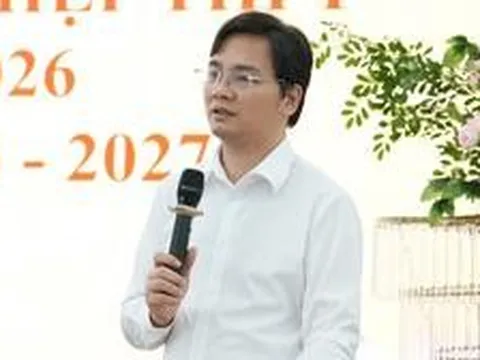 Giám đốc Sở GD&ĐT Tuyên Quang Vũ Đình Hưng bị tạm đình chỉ công tác