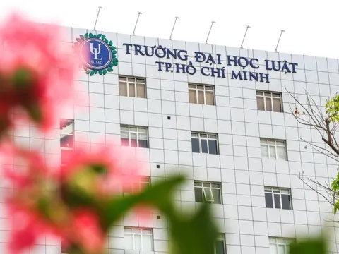 Điểm chuẩn Đại học Luật TP.HCM giảm mạnh, có ngành chỉ lấy 16 điểm