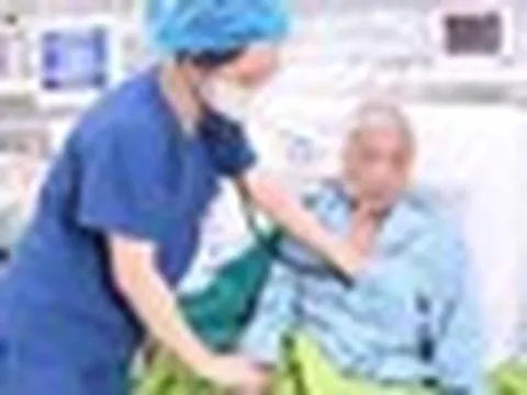 Nam bệnh nhân 69 tuổi ngừng tim 15 lần, được cứu sống bằng kỹ thuật đặc biệt