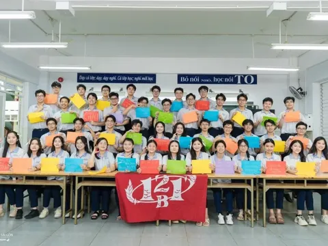 Một trường có 4 lớp với 178 học sinh trúng tuyển ngành Y dược