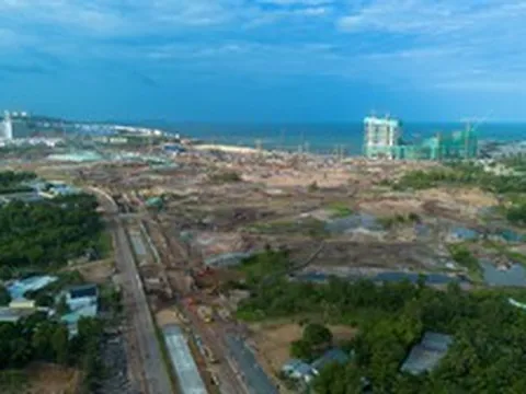 Tuyến đường sắt 9.000 tỷ đồng trên đảo nổi tiếng của Việt Nam nhìn từ trên cao: 3 tầng không gian và cuộc chạy đua với thời gian chưa từng có