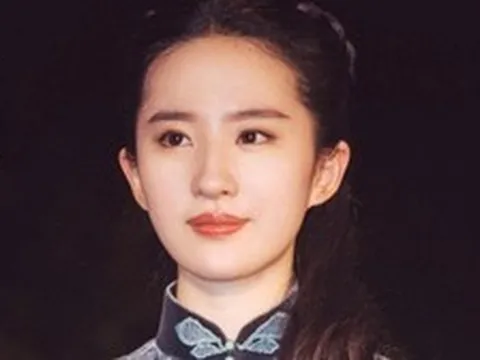 Những hình ảnh không bao giờ được lên sóng của Lưu Diệc Phi