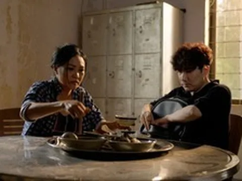 Phương Thanh làm shipper, đóng mẹ Quang Hà trong MV mới