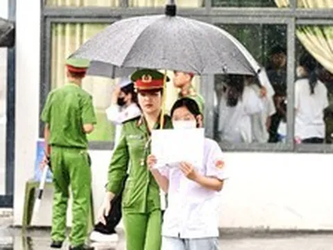 Sáng nay, hơn 300 thí sinh chuyên Tuyên Quang vào buổi thi cuối 2 môn tự chọn