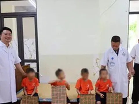 4 cháu bị đánh ở chùa Bầu được người thân đón về quê