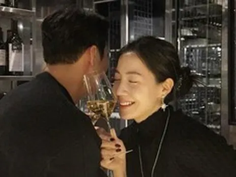 Cựu thành viên nhóm T-ara khoe khoảnh khắc hẹn hò ngọt ngào với chồng sắp cưới
