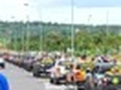 Đoàn xe chở sầu riêng 'độc nhất vô nhị' tại Đắk Lắk