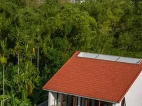 Ngôi nhà mới lấy cảm hứng từ những căn gác chống lũ