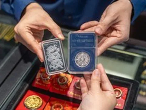 Giá bạc sáng ngày 17/8 tại DOJI, Bảo Tín Mạnh Hải, Phú Quý, Sacombank tăng bao nhiêu?