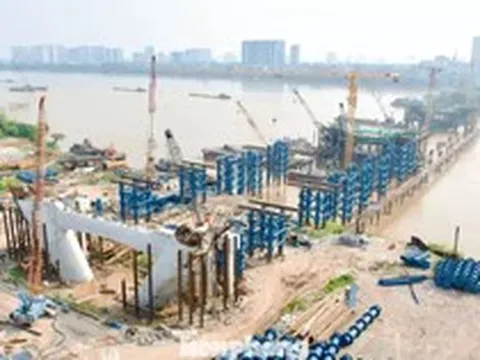 Đại công trường cầu Trần Hưng Đạo tăng tốc trước mùa mưa lũ
