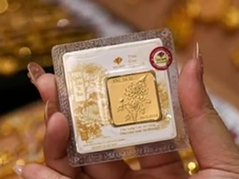 Giá vàng bất ngờ bật tăng