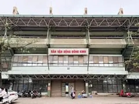 Tháo dỡ sân vận động Đông Kinh