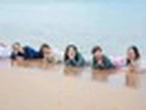 "Hội thiếu nữ U70" gồm 6 người là NSND, diễn viên Nhà hát Tuổi trẻ