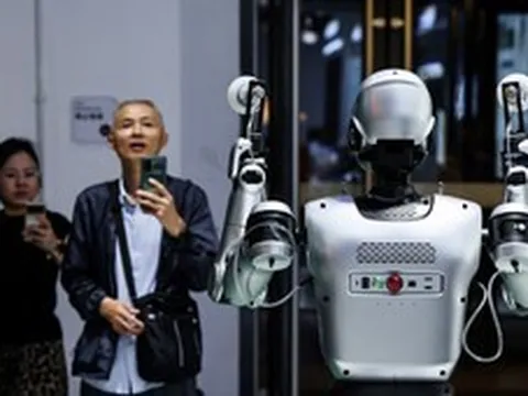 Mỹ vừa cấm cửa robot Trung Quốc được ba tuần, hãng robot lớn nhất nước này đã lên sàn và kiếm được 50 tỷ USD chỉ trong một ngày