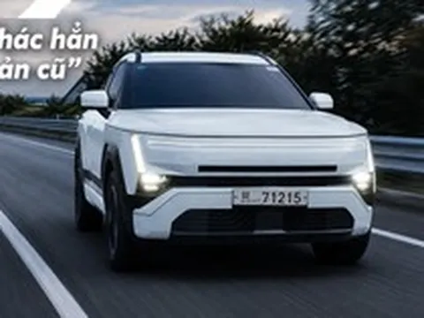 Hyundai Tucson 2027 lộ diện ngoài đời: Thiết kế vuông vức, đằng sau nhìn như 'tiểu Santa Fe'