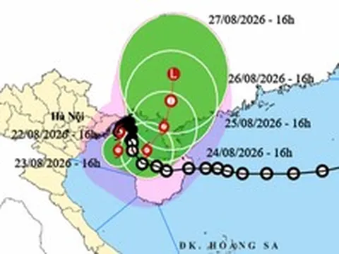 Bão số 4 ít dịch chuyển, tiếp tục gây mưa lớn ở Đông Bắc Bộ đêm nay