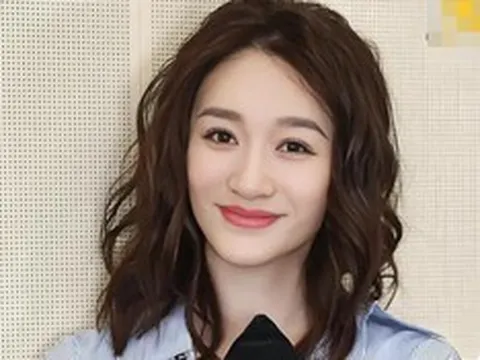 Vượt qua nỗi buồn sau đổ vỡ hôn nhân, Chị đẹp tự thưởng cho mình siêu xe tiền tỷ