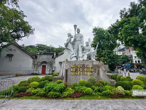Cận cảnh tượng đài "Quyết tử để Tổ quốc quyết sinh" trước ngày được di dời tại Hà Nội