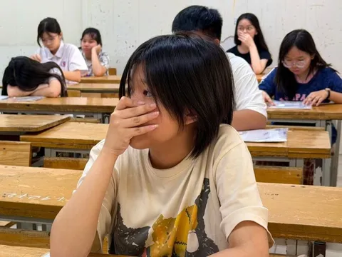 Hà Nội tiến tới bỏ thi vào lớp 10: Nỗi lo 'học bạ đẹp'
