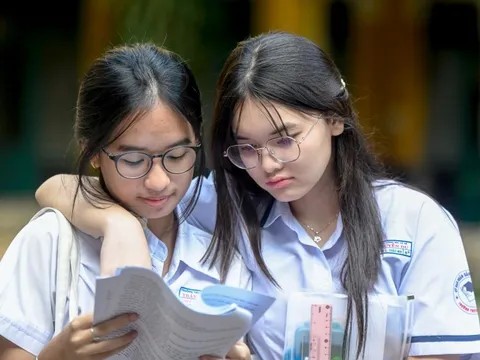 Trường ở TP.HCM cho mượn SGK, học sinh cần lưu ý điều gì?