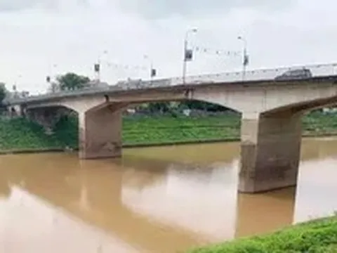 Sự thực thông tin cầu Đông Kinh bị nứt ngang