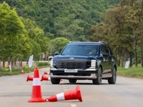 Hyundai Thành Công xoay trục