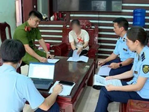 Kiểm tra nhà người phụ nữ 37 tuổi, công an phát hiện 1,3 tấn nội tạng, chân gà