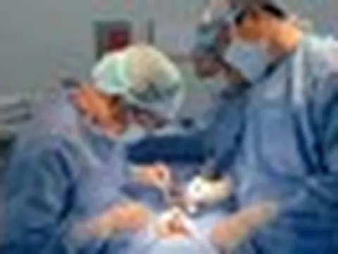 Báo động đỏ cứu tinh hoàn cho bé trai sau cú va chạm