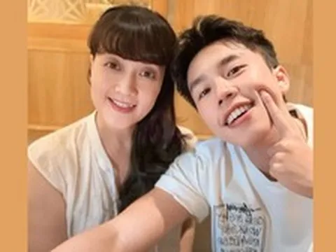 Nghệ sĩ Vân Dung: “Mẹ không mong con phải hơn mẹ”