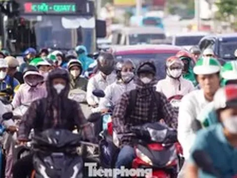 Cửa ngõ Hà Nội ùn ứ ôtô, xe máy