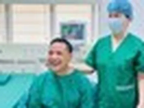 Người đàn ông 2 năm sống nhờ máy thở hồi sinh từ lá phổi hiến của cô gái 22 tuổi