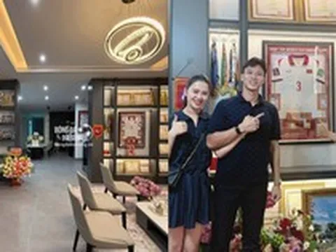 Bên trong căn nhà ở quê của Đình Bắc: Nhìn bộ sưu tập danh hiệu, bằng khen mà choáng váng