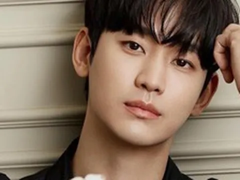 "Kim Soo Hyun không biết xấu hổ"