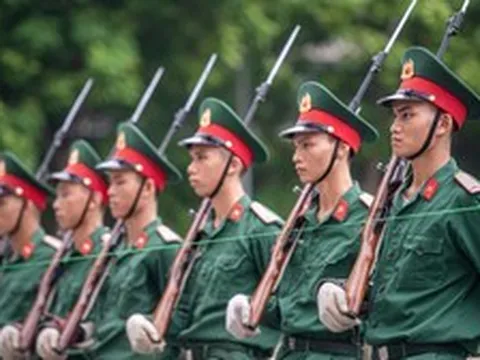 Sau những bước chân không sai một nhịp của chiến sĩ tiêu binh bảo vệ Lăng Bác