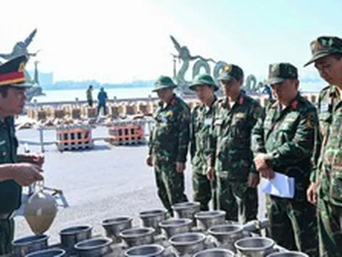 Cận cảnh trận địa pháo hoa Hồ Tây trước giờ khai hỏa chào mừng Quốc khánh 2/9